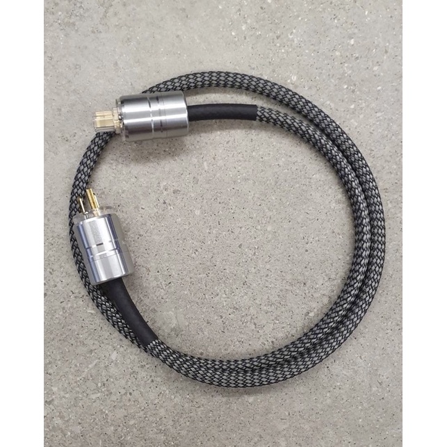 全新日本SAEC PC-Triple C AC-6000高階電源線1.5m OCC 發燒電源 全新日本SAEC PC-Triple C AC-6000高階電源線1.5m OCC 發燒電源