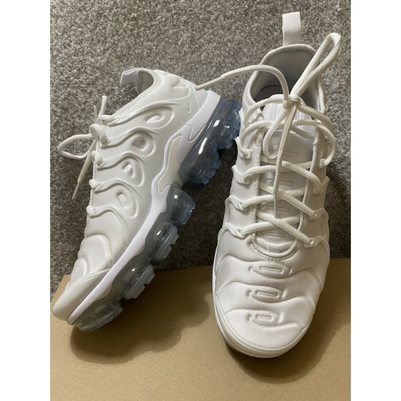 Tn vapormax plus on sale white