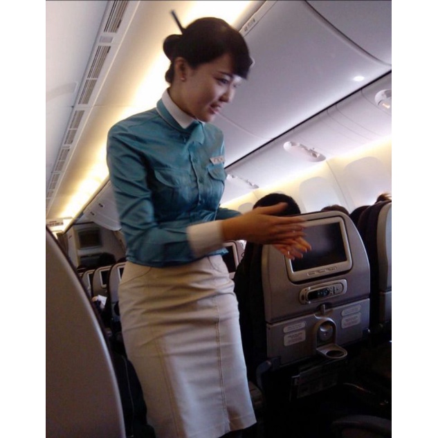 大韓航空 CA 制服 半袖ブラウス ＋おまけ 大韓航空 CA 制服 半袖ブラウス ＋おまけ