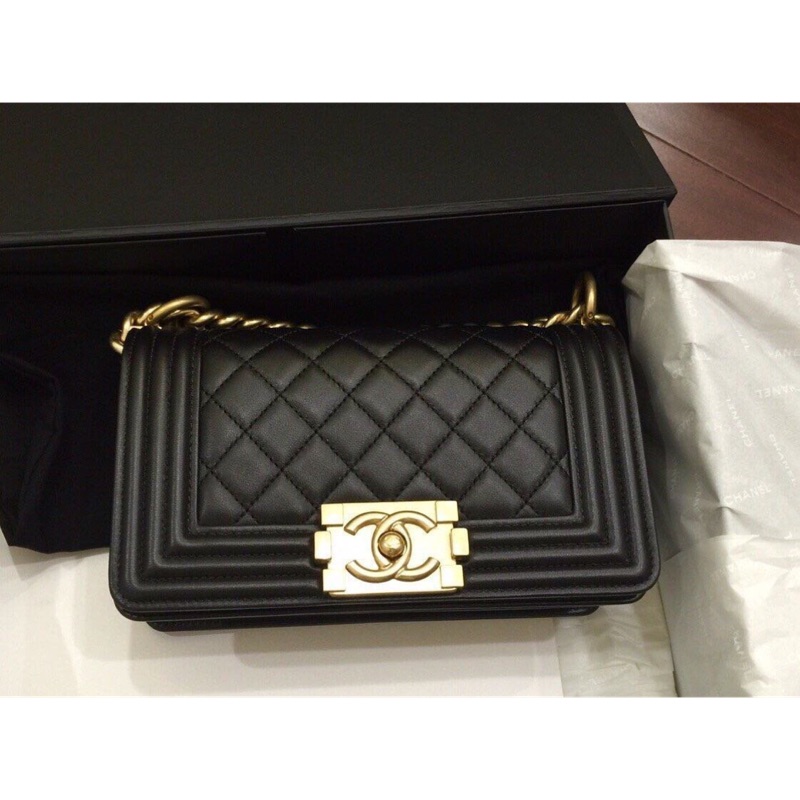 Chanel le boy hot sale small size