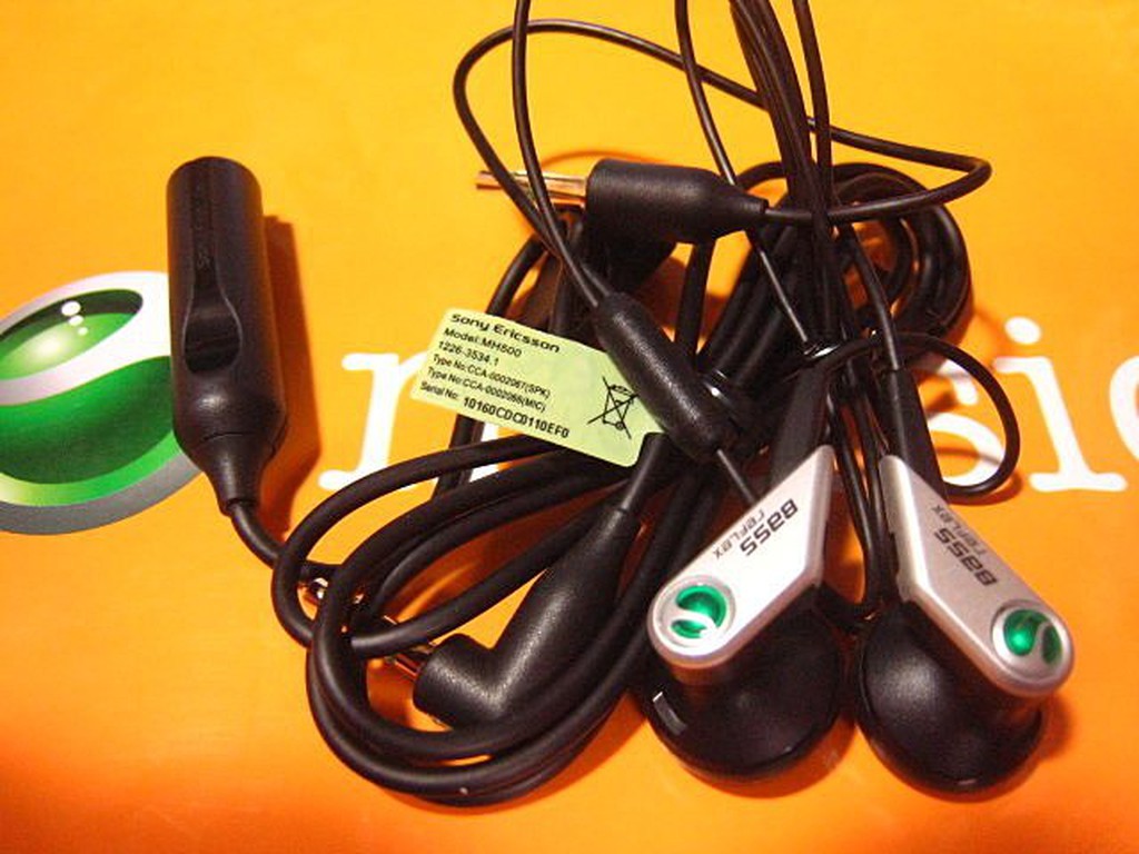 Sony Ericsson HPM 83 Casque écouteurs W705 W350i W880i W890i W995 K770i