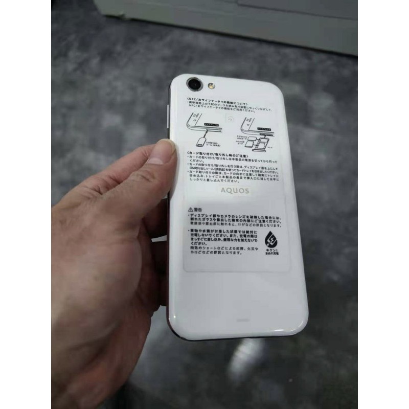 二手在台現貨Sharp aquos R - sh03j shv39 605sh 日本電信白色僅此一台