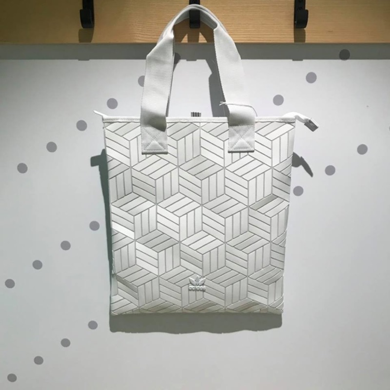 Adidas originals 2025 3d shopper bag