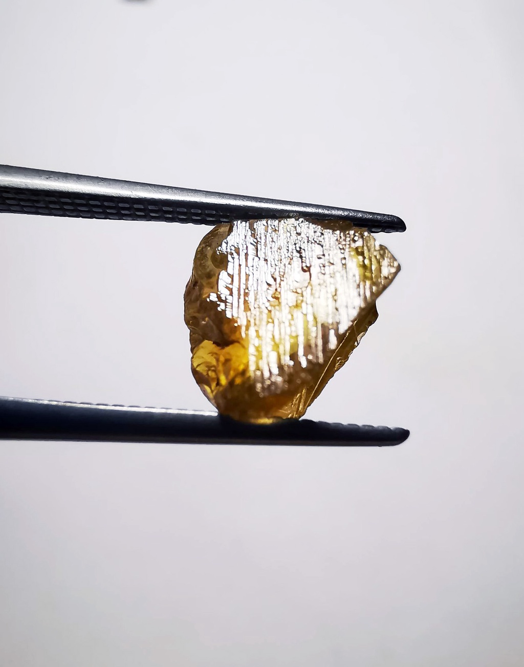 天然榍石(Sphene)原礦...稀有高色散,高折射率,高淨度小原礦...1組有3顆.金工,礦標,線編,收藏~ | 蝦皮購物