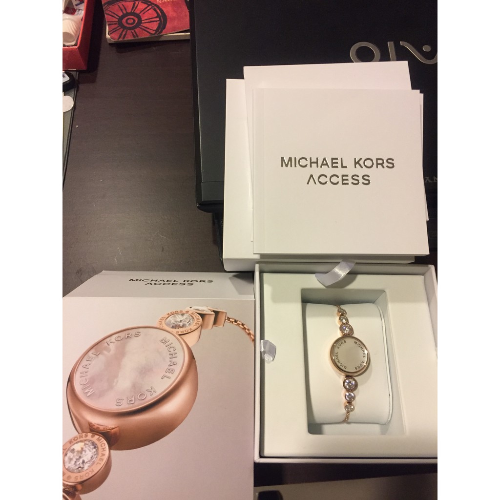 Michael kors access on sale crosby