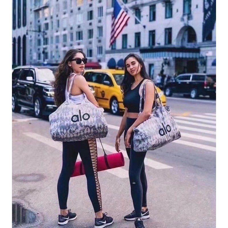 美國高端瑜珈品牌Alo Yoga SHOPPER TOTE 瑜珈帆布包| 蝦皮購物