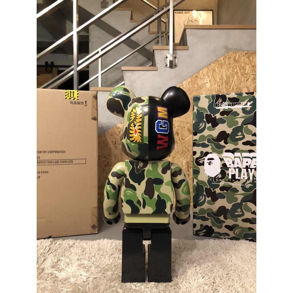 Be@rbrick bape camo shark green 綠迷彩鯊魚初版初代1000% 雙盒齊