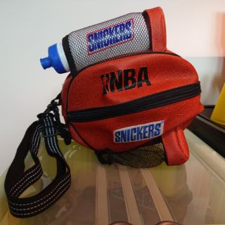 NBA SNICKERS 聯名籃球造型包 （附水壺） | 蝦皮購物