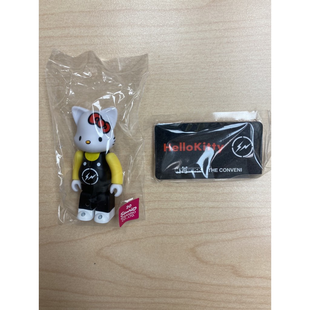 NY@BRICK 400％ THE CONVENI HELLO KITTY（NY@BRICK 400％ HELLO