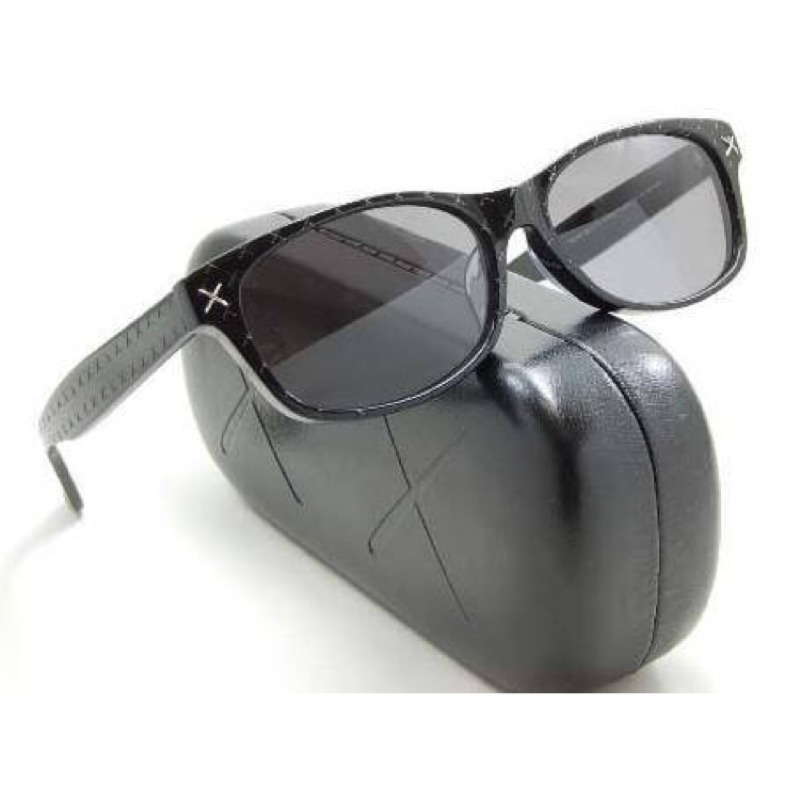 ☆tse tse x OriginalFake Kaws sunglasses☆ ☆tse tse x OriginalFake Kaws sunglasses☆