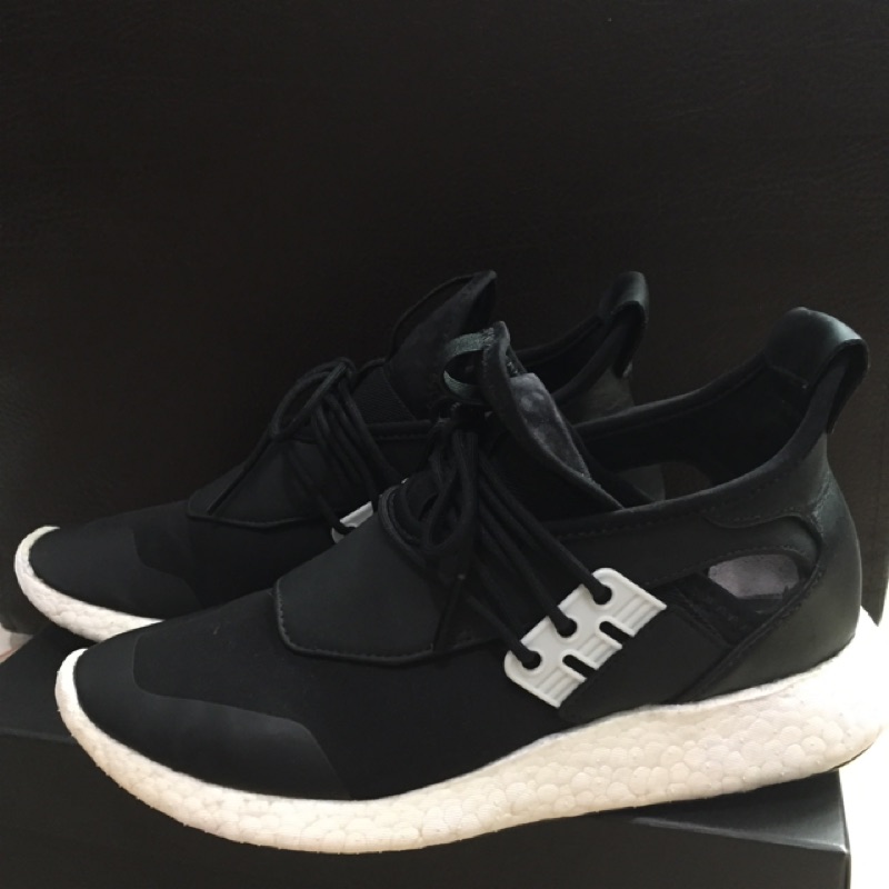 Y3 elle run sale