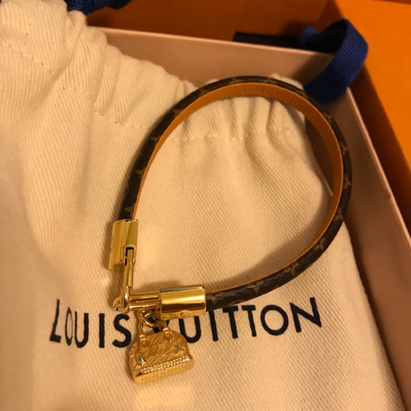 LOUIS VUITTON Monogram Eclipse Brasserie LV Bracelet 19 M6456 Louis Vu