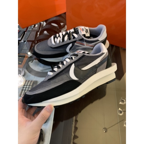 Limit精品✔️ sacai × NIKE LDWAFFLE BLACK、WHITE 預購| 蝦皮購物