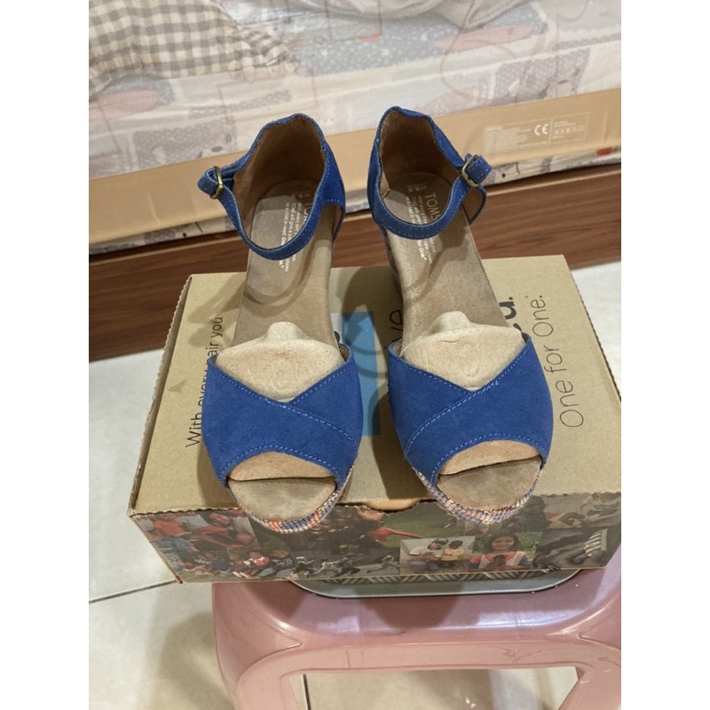 Toms sales blue wedges