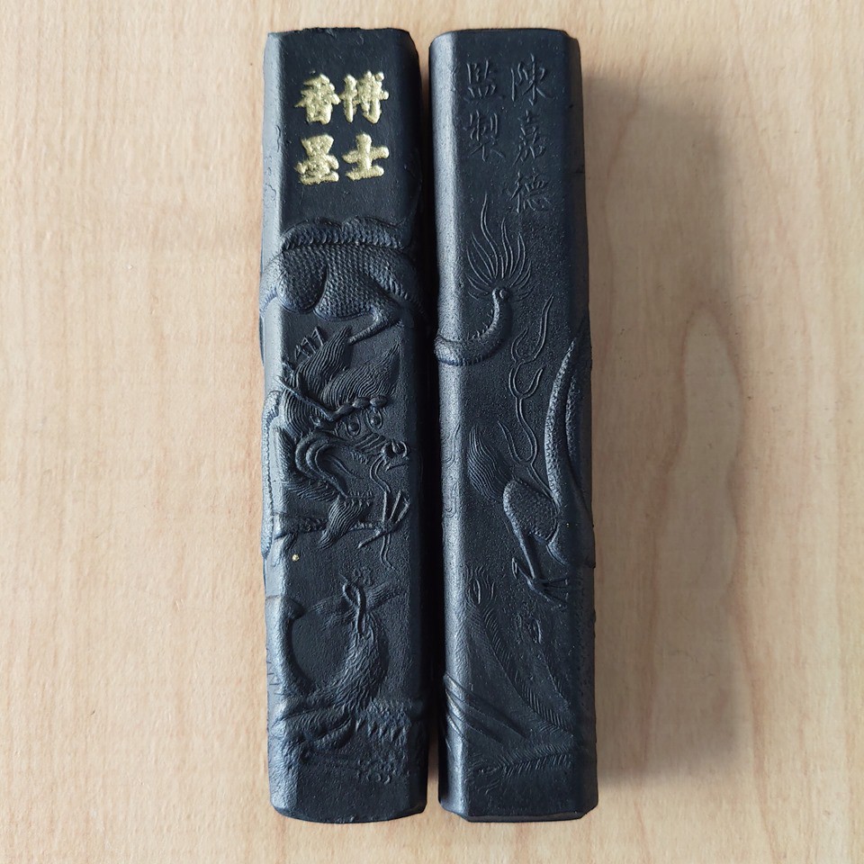 JP_010-日本-紀州松煙珍蔵墨2021-05 日本墨紀州松煙珍蔵墨(赤)松煙墨#奈良墨#紀州松煙#堀池雅夫#松煙#赤松煙尺寸：長108mm,  寬29mm, 高16mm 重量：46g(約3.07丁)
