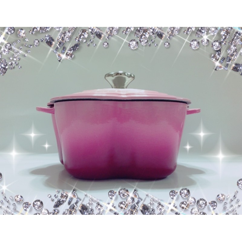 Le Creuset 20cm山茶花鑄鐵鍋(深鍋) 花鋼頭晨曦粉色(Ombre' Plum Le Creuset 20cm山茶花鑄鐵鍋(深鍋) 花鋼頭晨曦粉色(Ombre' Plum