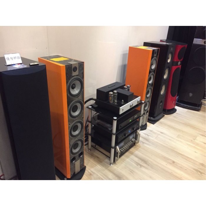 Focal store 836 vw