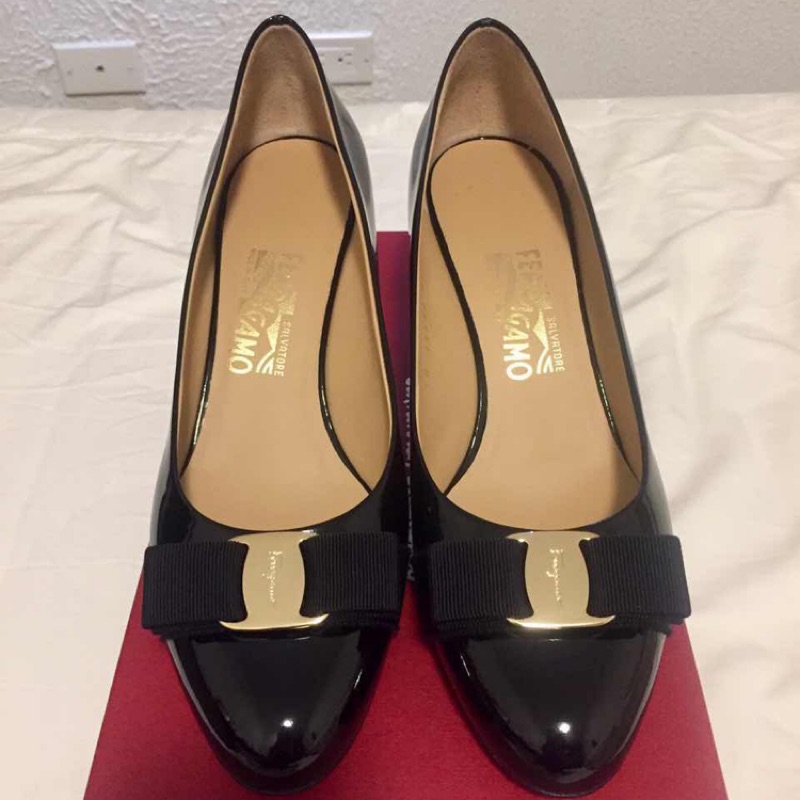 Ferragamo hot sale carla 55