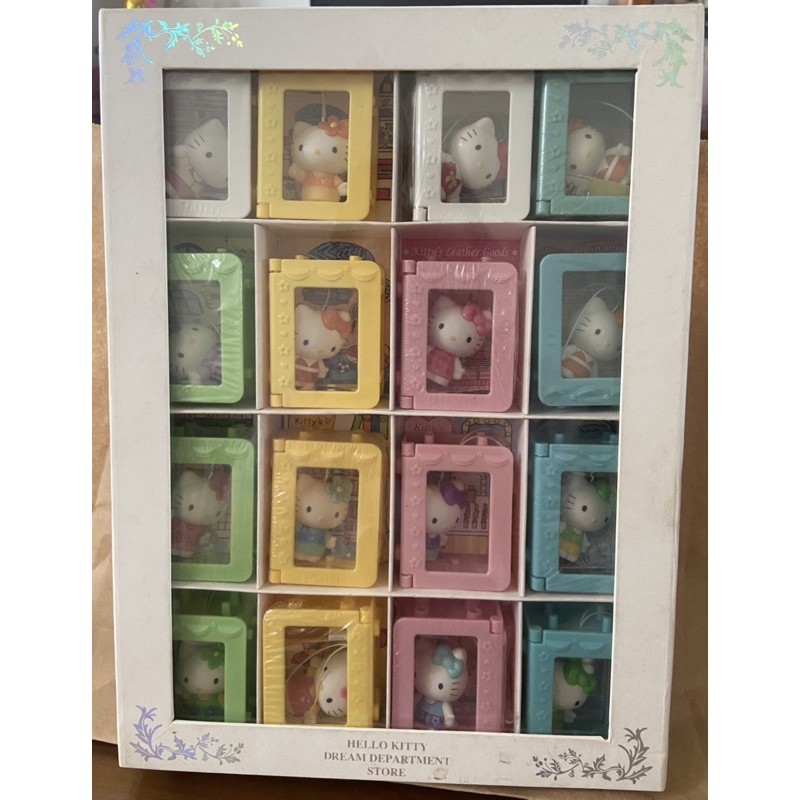 7-11 Hello Kitty Dream Department Store 吊飾書| 蝦皮購物
