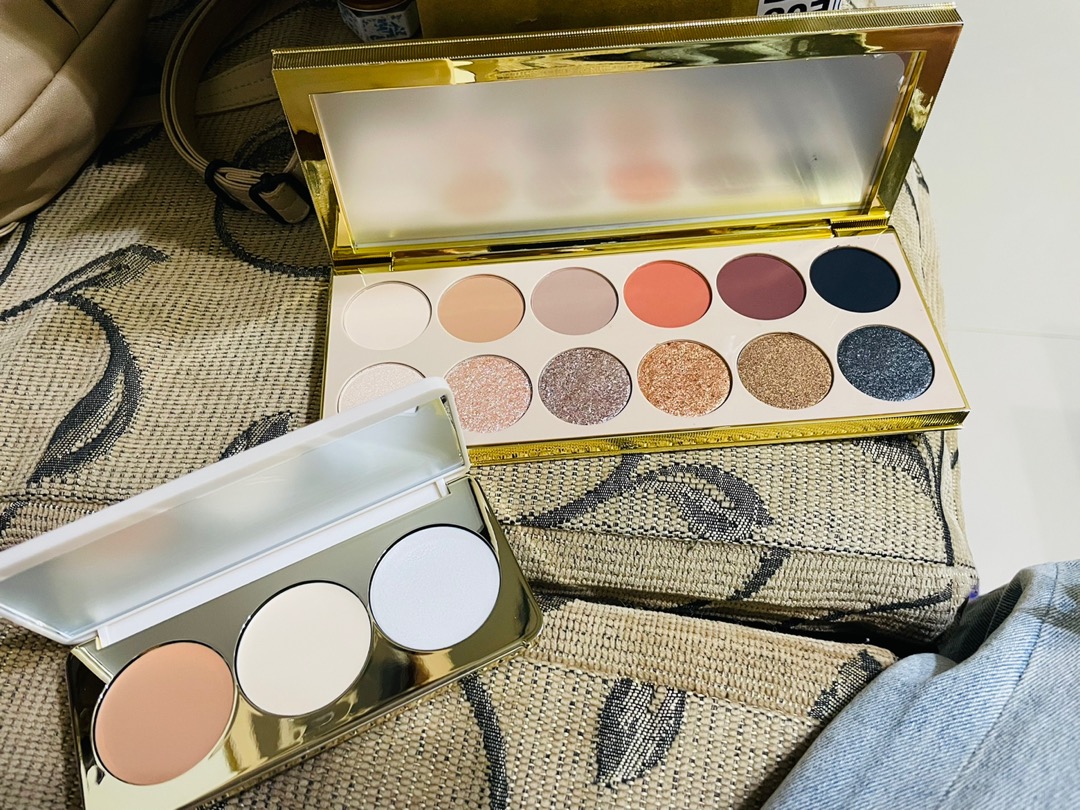 The Signature Eyeshadow Palette – Vanity Makeup