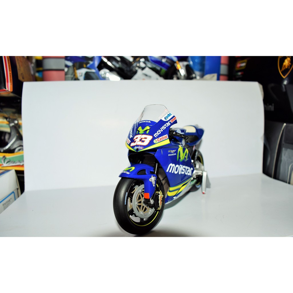 絕版倉庫} 1:12 MOTO GP HONDA RC211V 2005 MARCO MELANDRI 只有