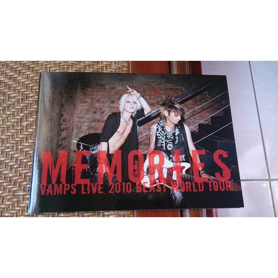 VAMPS LIVE 2010 BEAST WORLD TOUR MEMORIES | 蝦皮購物