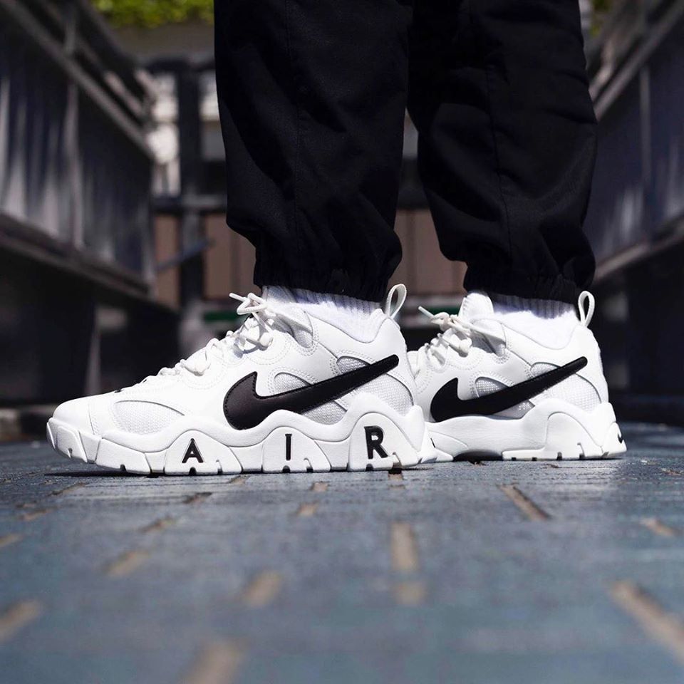 The nike sale air barrage