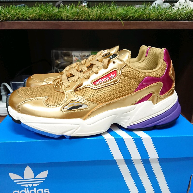 Adidas falcon gold met online