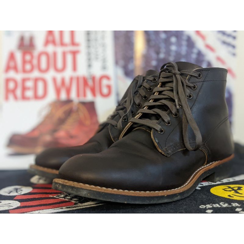 Red on sale wing 8061