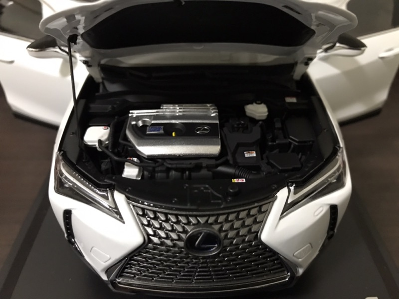 ERIC】1:18 1/18 原廠凌志Lexus UX 200 UX250 UX260 金屬模型車 ERIC】1:18 1/18 原廠凌志Lexus UX 200 UX250 UX260 金屬模型車