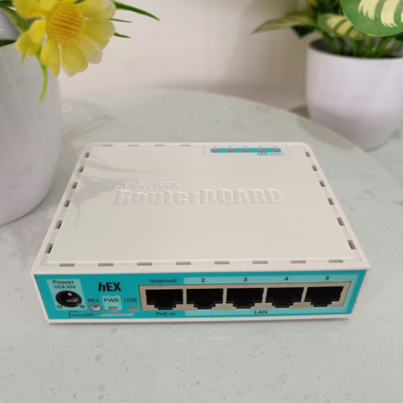 Mikrotik hEX RB750Gr3 Router Gigabit Ethernet de 5 puertos