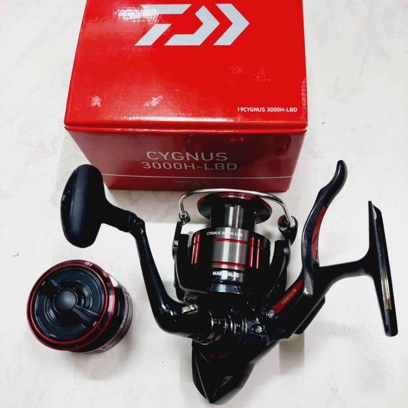 雙線杯DAIWA 19 CYGNUS 2500H 3000H LBD 手煞車捲線器| 蝦皮購物