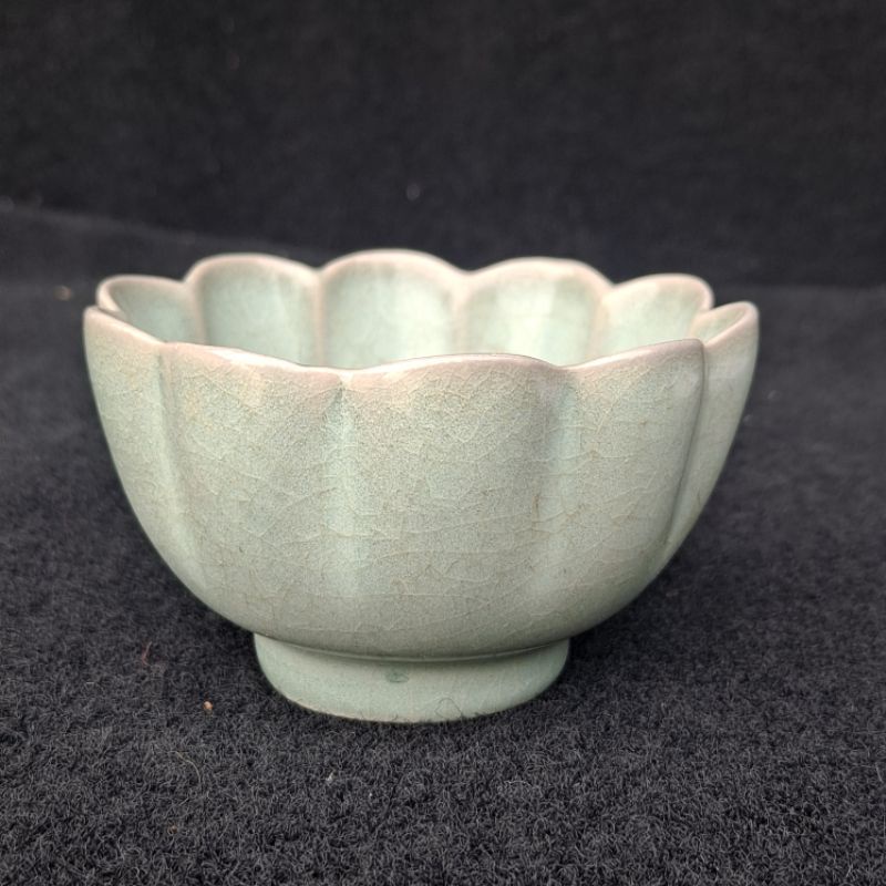 宋汝窑莲花盌（乾隆御题诗） – Kang Xi Private Collections