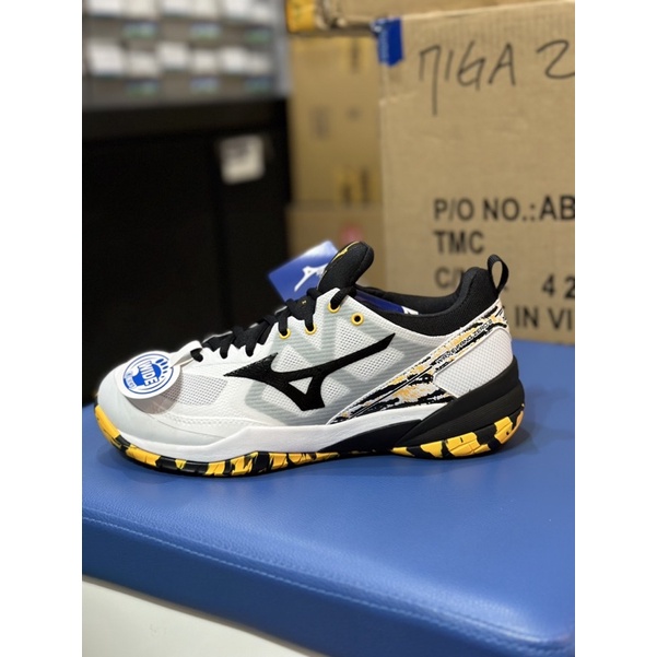 mizuno wave fang rv