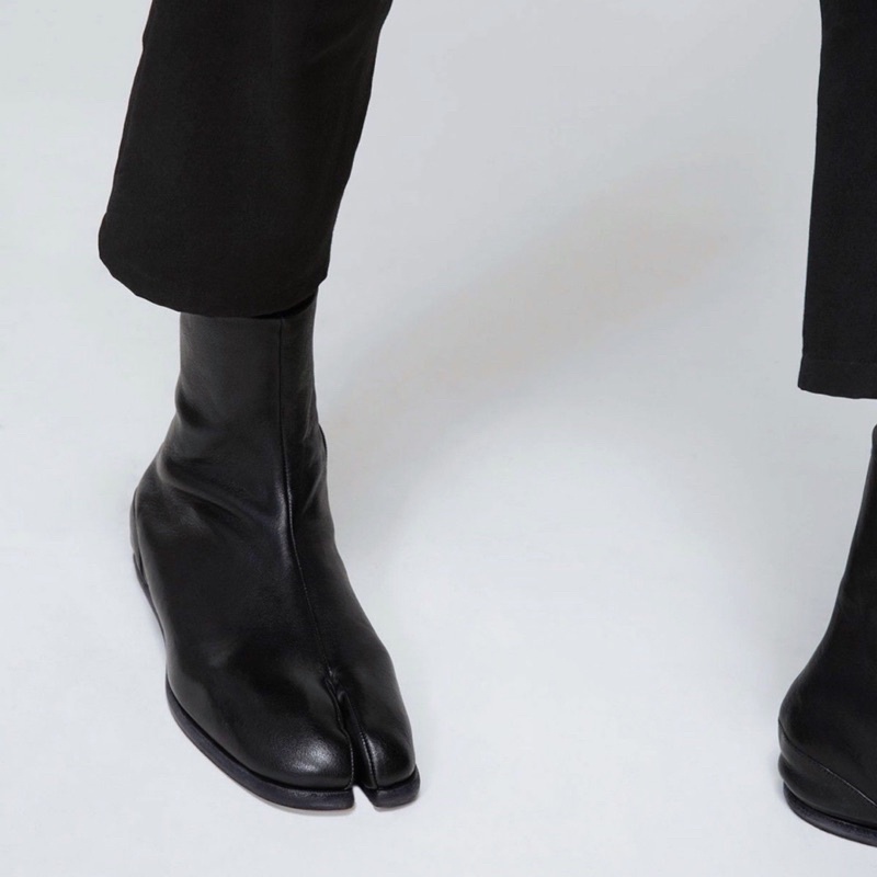 Margiela flat tabi store boots