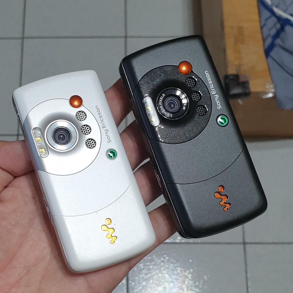 出清經典收藏 Sony Ericsson W810i W810 白色 200萬 walkman 音樂手機 蝦皮購物