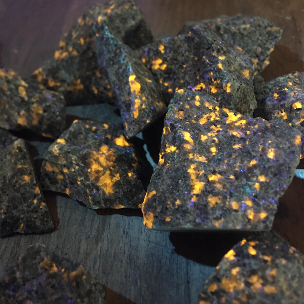 【YUMMY】 優伯石 火焰石 Yooperlite 原礦 原石 美國 | 蝦皮購物