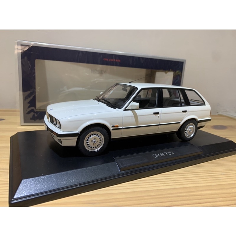 NOREV BMW 325i Touring 1990 Vert Métallisé - Maquette Voiture 1:18 Collection