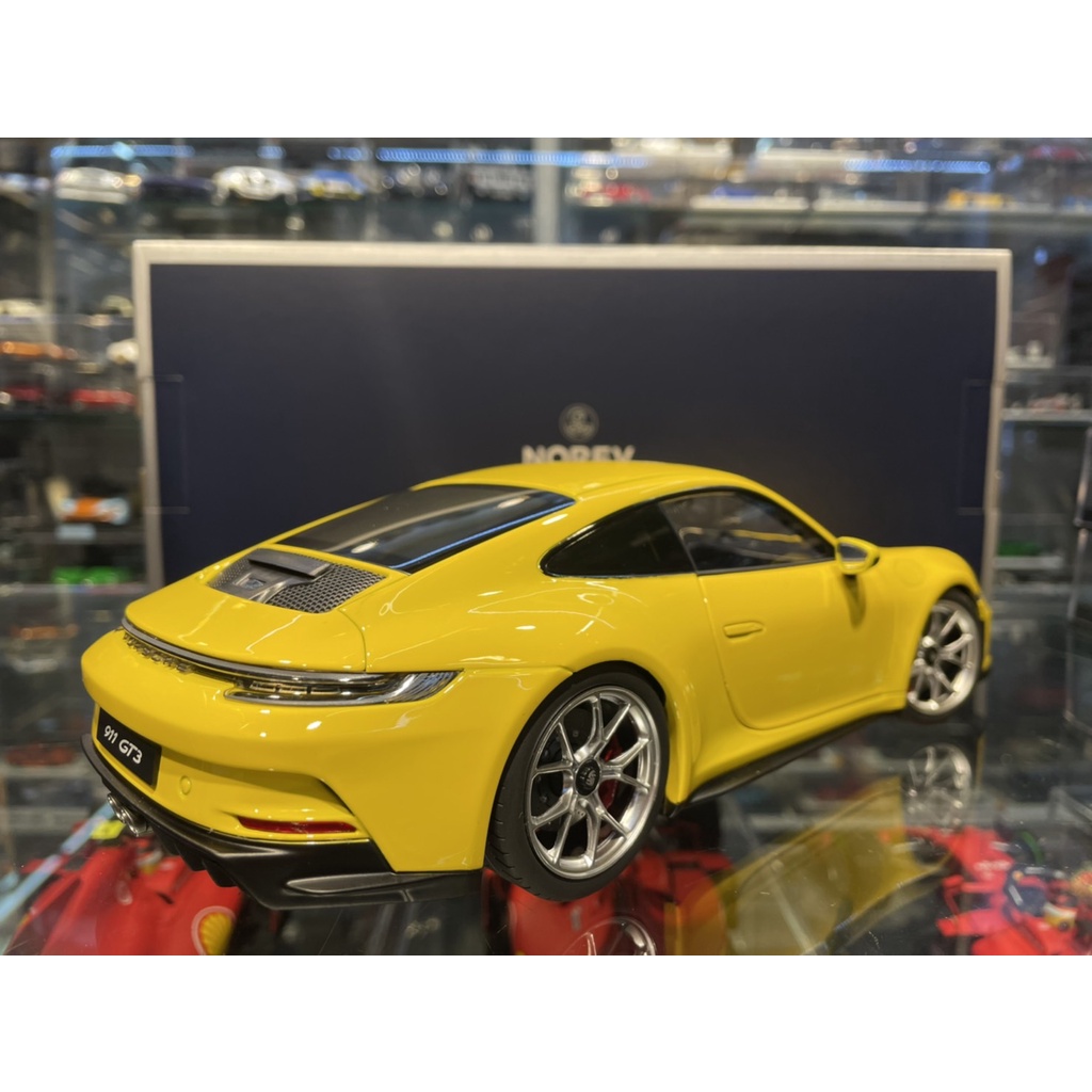 ノレブ 1/18 ポルシェ 911 GT3 2021 Yellow 1/18 Porsche 911 992 GT3 RS Racing Yellow Model Dealer