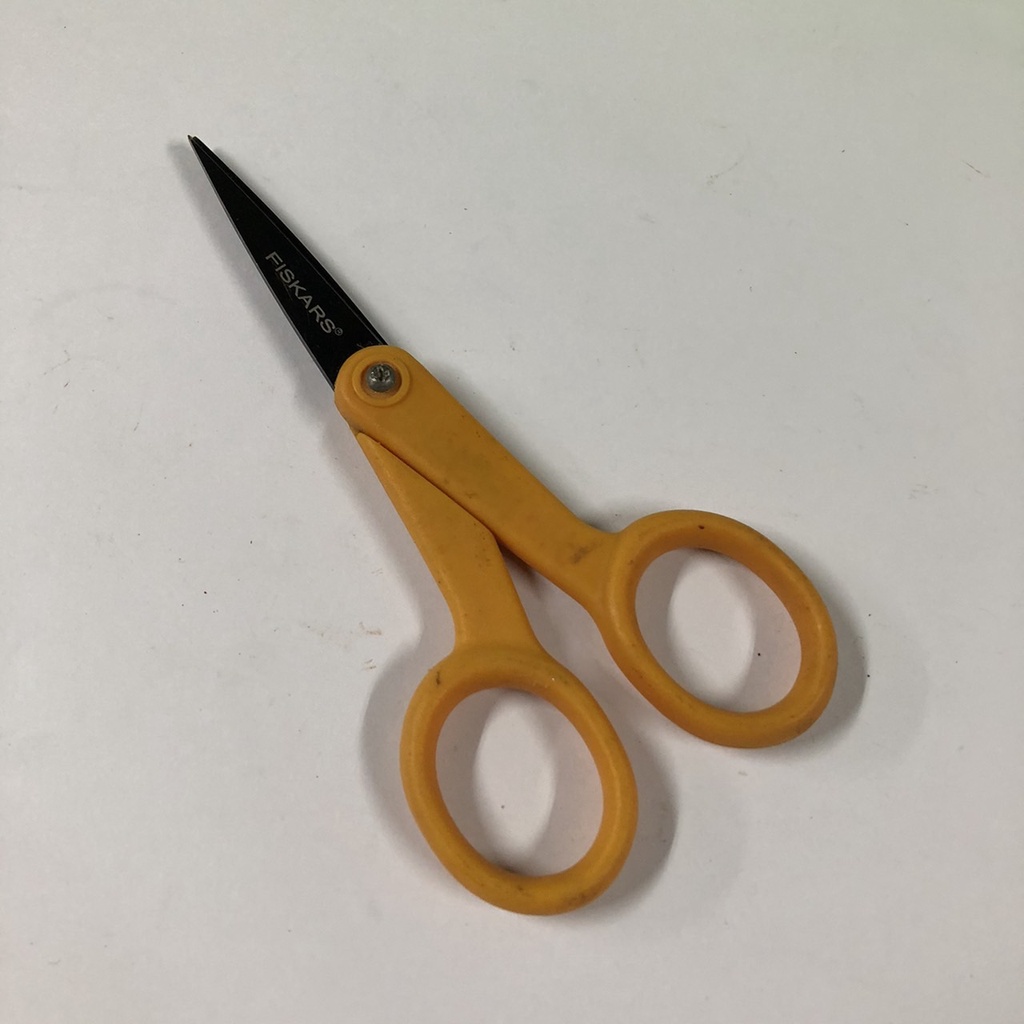 [沐沐屋] FISKARS 芬蘭 黑刃 裁縫細尖小剪刀 | 蝦皮購物