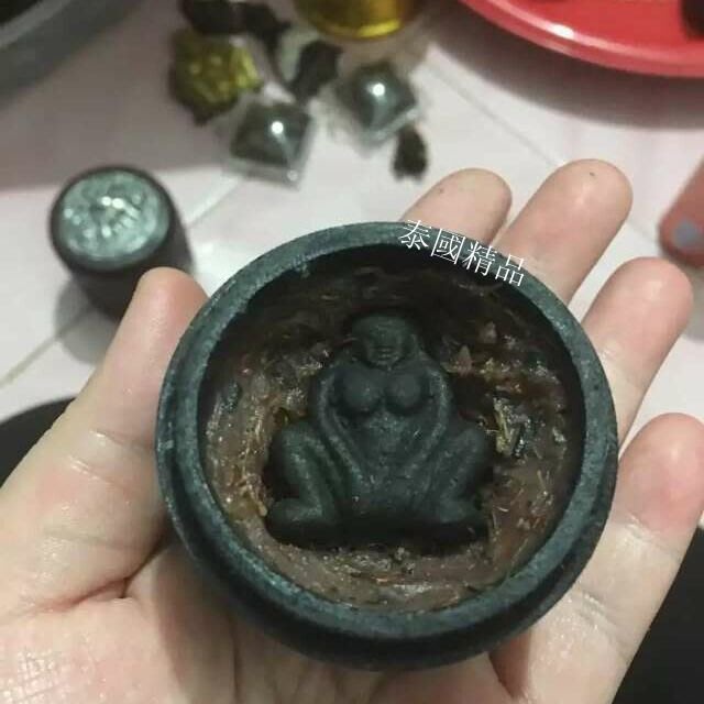 依霸女神鎖心膏 (大盒) 麥亞依霸膏 阿贊蒲娜空 情迷鎖心感情和合【泰國精品】已開光加持泰國佛牌 | 蝦皮購物