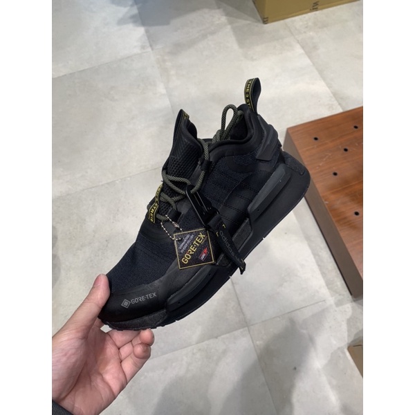 Adidas nmd gore tex hotsell triple black