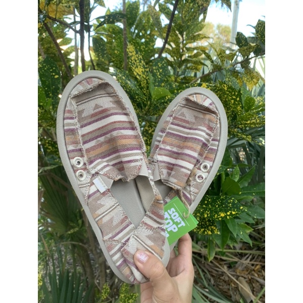 Sanuk Shorty Sidewalk Surfers Gray Sandals Flats - Depop