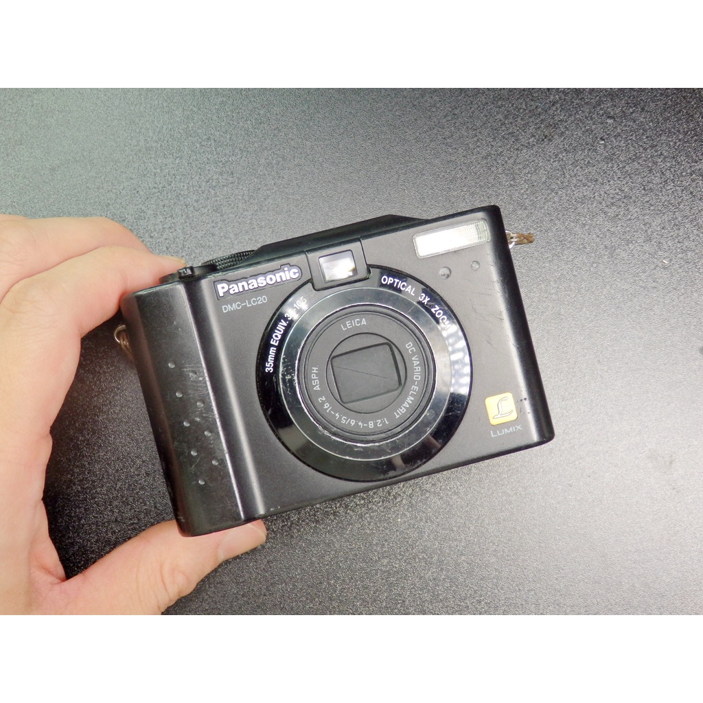 <> PANASONIC LUMIX DMC - LC20 (Leica鏡頭 / AA電池 / CCD)