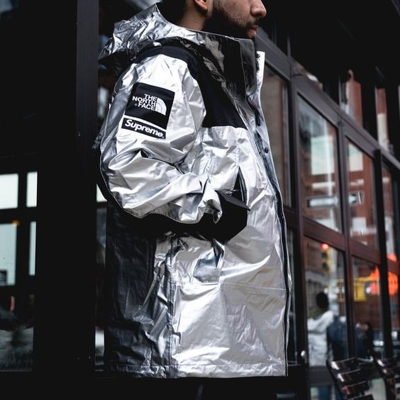 全新正品美國購回Supreme × TNF Metallic Mountain Parka Silver 金屬