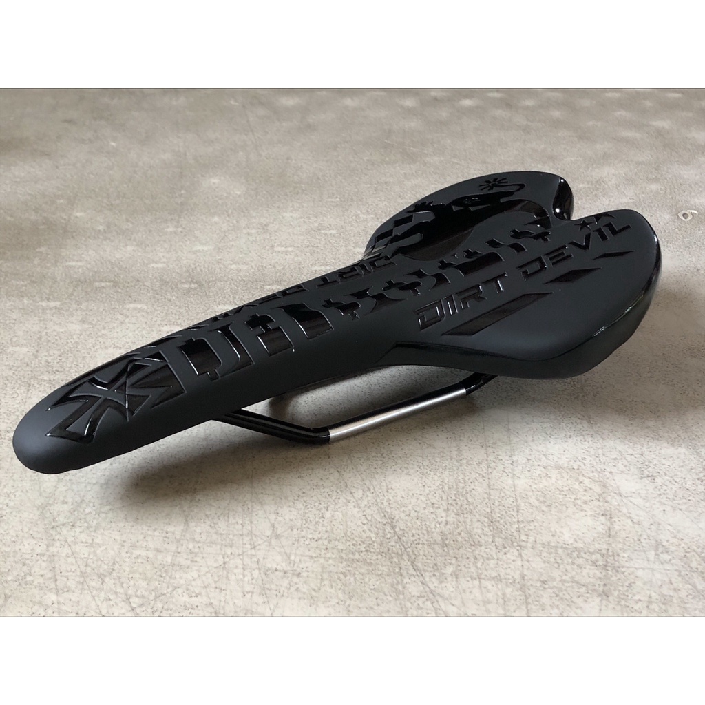 da bomb dirt devil saddle