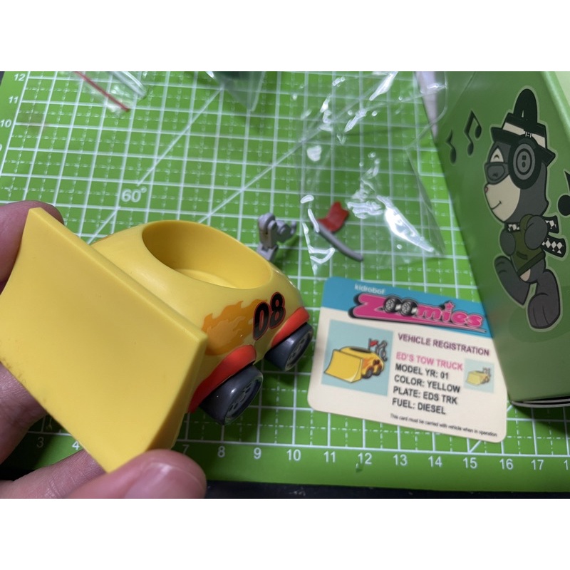 現貨 早期 Kidrobot Zoomies 賽車公仔 單售 蝦皮購物