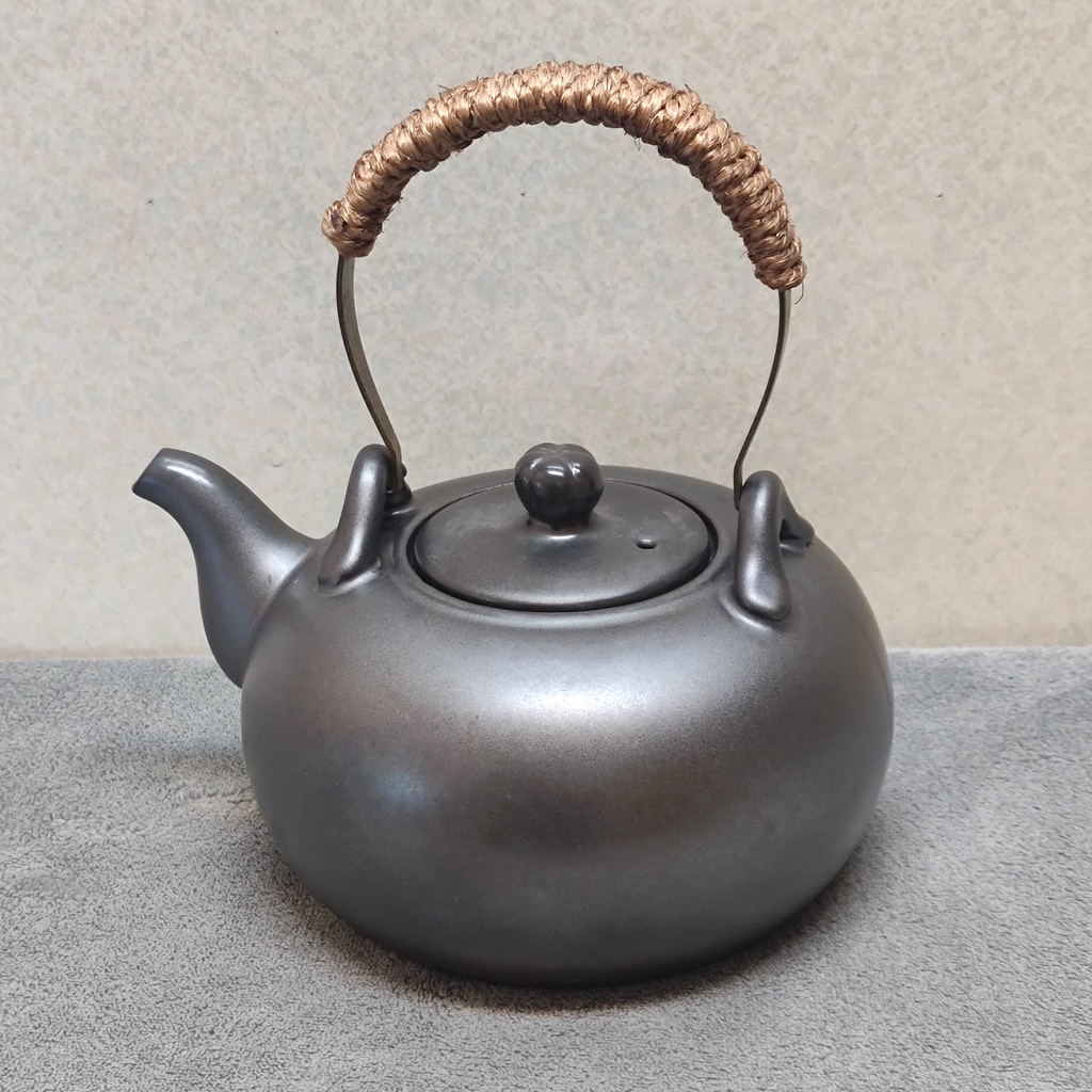 嘖嘖| The T-POT鏡壺―復興日本銀壺工藝・重新定義茶道的突破之作