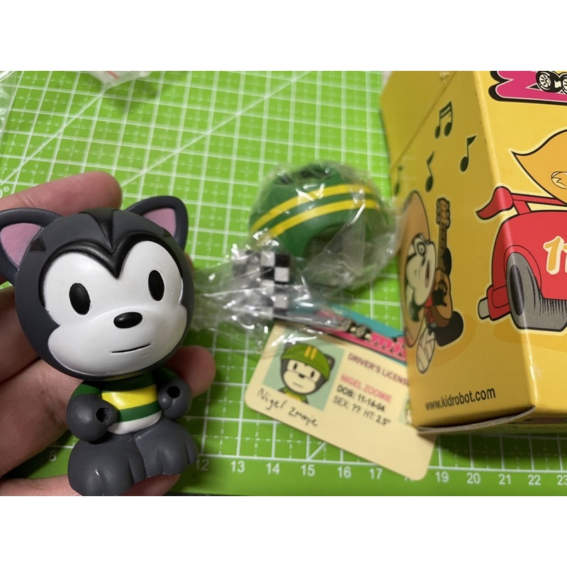 現貨 早期 Kidrobot Zoomies 賽車公仔 單售 蝦皮購物