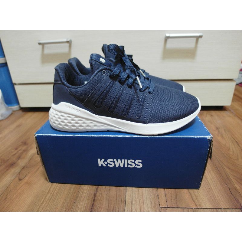 K SWISS DISTRICT 40